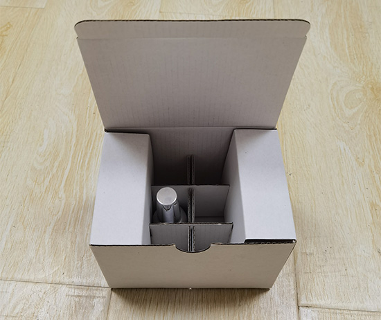 指甲油（yóu）紙盒包裝 白色化妝品指甲油紙箱